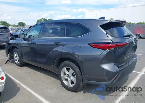 2022 Toyota Highlander Le z USA, uszkodzony, nr VIN 5TDBZRBH4NS195949
